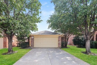2709 Lynx Ln in Fort Worth, TX - Building Photo - Building Photo