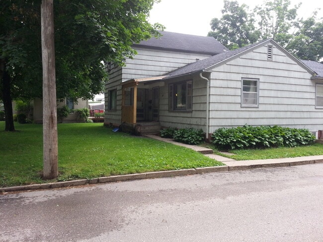property at 416 S Cedar Ave