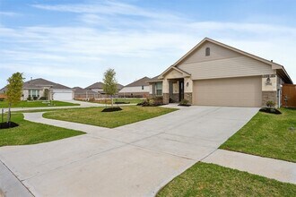 13724 Sabine Lk Dr in La Marque, TX - Foto de edificio - Building Photo