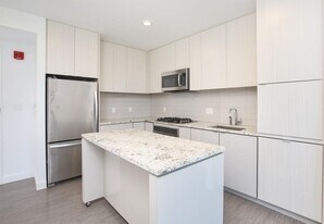 80 Fenwood Rd, Unit 609 in Boston, MA - Building Photo