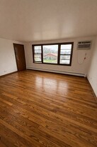 11800 S Karlov Ave in Alsip, IL - Building Photo