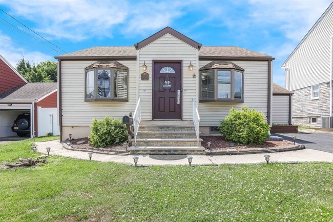 property at 123 Lakeview Ave