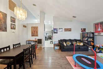 6325 Chapel Pines Blvd in Wesley Chapel, FL - Foto de edificio - Building Photo