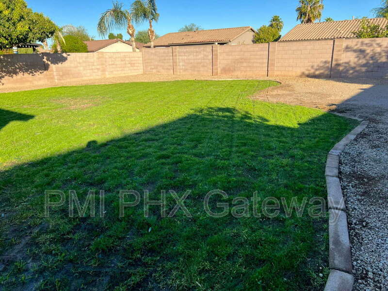 2560 E Toledo Ct in Gilbert, AZ - Building Photo