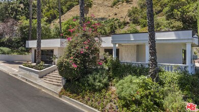 3453 Green Vista Dr in Los Angeles, CA - Building Photo - Building Photo