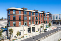 Adeline Place in Emeryville, CA - Foto de edificio - Building Photo