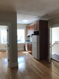 914 Huntington Ave, Unit 1 in Boston, MA - Building Photo - Building Photo