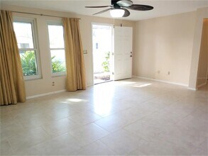 609 School St in Venice, FL - Foto de edificio - Building Photo