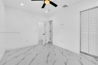 5850 NE 3rd Ave in Miami, FL - Building Photo - Building Photo