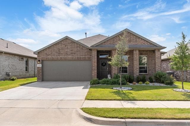 property at 2429 Moon Rnch