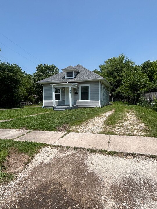 2123 W Atlantic St in Springfield, MO - Building Photo
