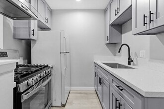 1655-1701 West Malvern Avenue in Fullerton, CA - Foto de edificio - Interior Photo