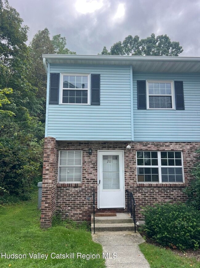 property at 201 Briarwood Ct