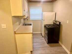 1573 Old Lane Ave, Unit Apt 2 in Kettering, OH - Building Photo - Building Photo