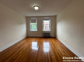 135 Washington St, Unit 56 in Boston, MA - Building Photo