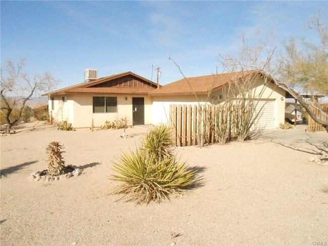 74874 Indianola Dr in Twentynine Palms, CA - Foto de edificio - Building Photo