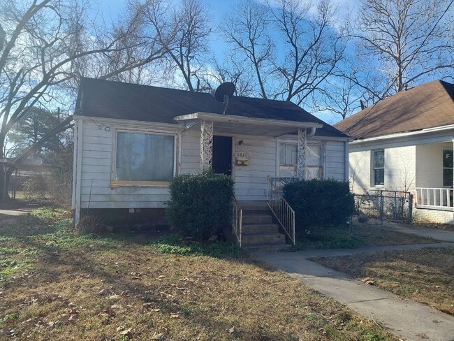 property at 1514 W Short 17th St