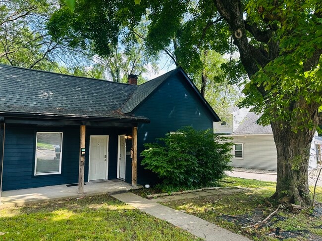 property at 1105 S Rogers St