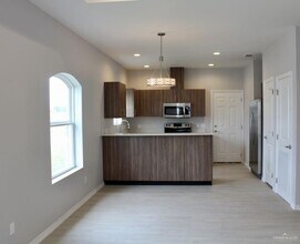 1901 Jackson St, Unit 4 in Weslaco, TX - Foto de edificio - Building Photo