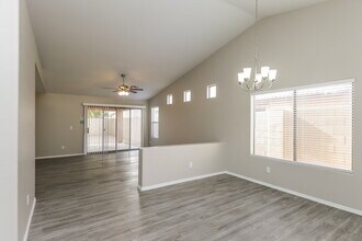 2725 E Carol Ave in Mesa, AZ - Building Photo - Building Photo