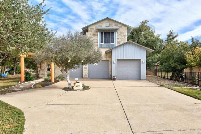 18500 Lakehead Cir in Lago Vista, TX - Building Photo - Building Photo