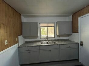 15907 Knight in Redford Township, MI - Building Photo - Building Photo