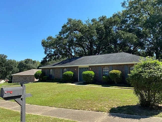1905 Woodgate Rd in Mobile, AL - Building Photo - Building Photo