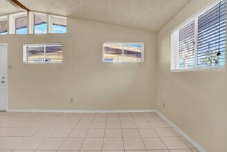 8101 Parkland Dr in El Paso, TX - Building Photo - Building Photo