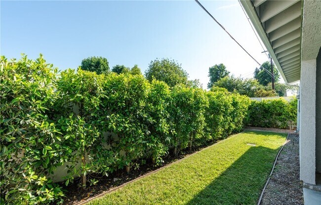 132 Pamela Rd in Monrovia, CA - Building Photo - Building Photo