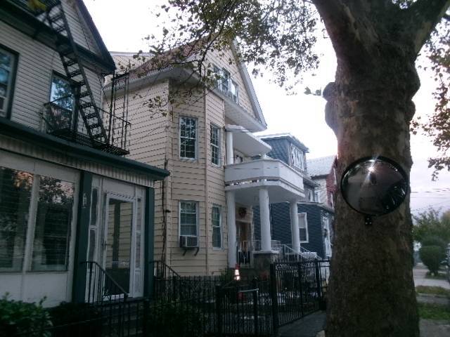 property at 432 S 1st Ave