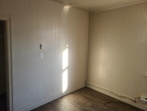 1574 Logan Ave in Winnipeg, MB - Building Photo - Building Photo
