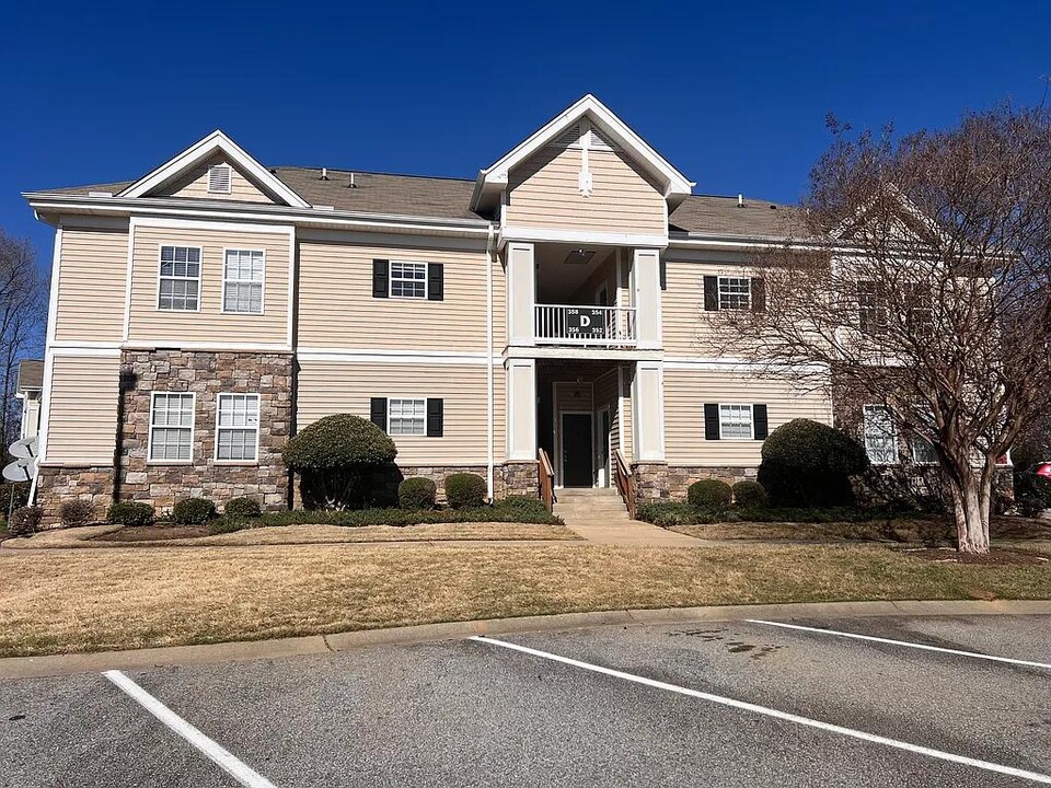 354 Easterlin Way in Greenville, SC - Foto de edificio