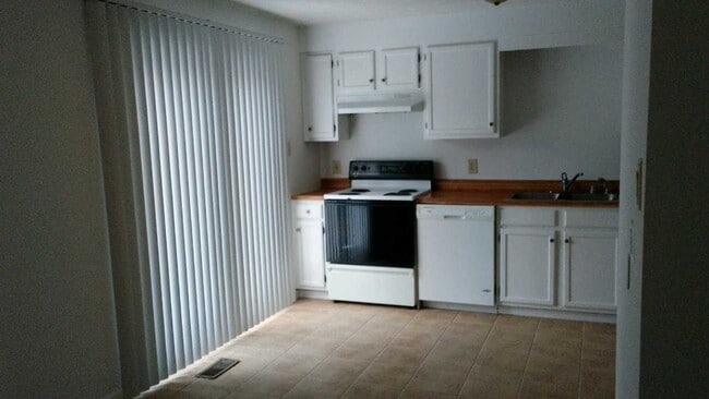 6 Morningstar Dr in Hedgesville, WV - Foto de edificio - Building Photo