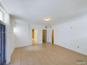 425 NE 30th St in Miami, FL - Building Photo - Building Photo