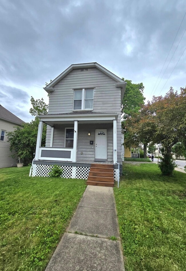 102 W Blake Ave in Columbus, OH - Building Photo - Building Photo