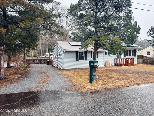827 Rogers St in Lanoka Harbor, NJ - Building Photo - Building Photo