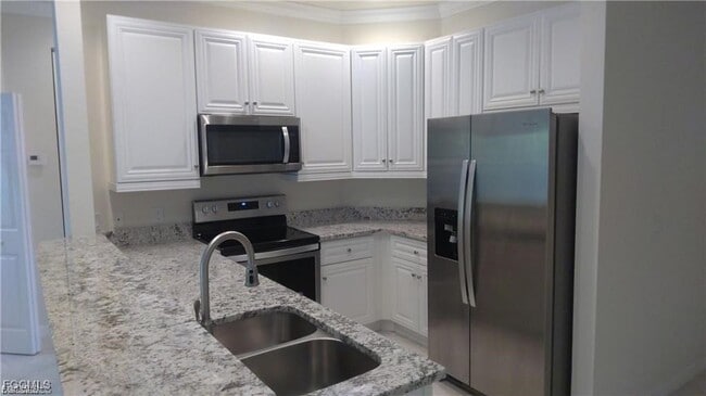 1057 Winding Pines Circle in Cape Coral, FL - Building Photo - Building Photo