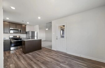 526 A D Crain St in Venus, TX - Building Photo - Building Photo