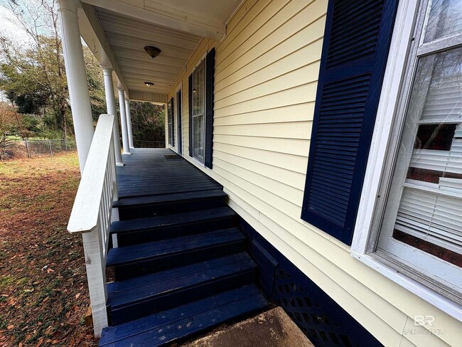 8065 Middle Ring Rd in Mobile, AL - Building Photo - Building Photo