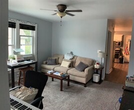 2727 S Shore Dr, Unit A in Milwaukee, WI - Building Photo - Building Photo