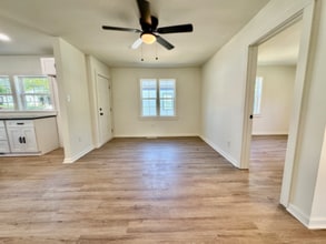 351 Fox St SW in Concord, NC - Foto de edificio - Building Photo