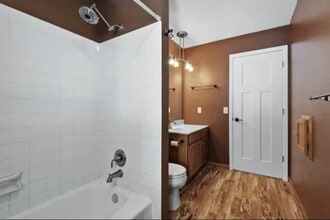 8605 Ivywood Ave S in Cottage Grove, MN - Building Photo - Building Photo