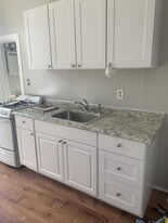 447 Park Dr, Unit 2C in Boston, MA - Building Photo