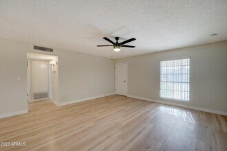 10144 W Cheryl Dr in Sun City, AZ - Building Photo - Building Photo