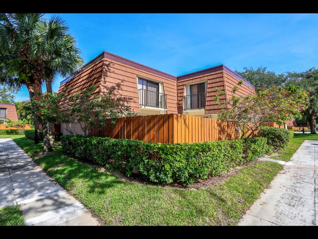 2734 27th Ct
