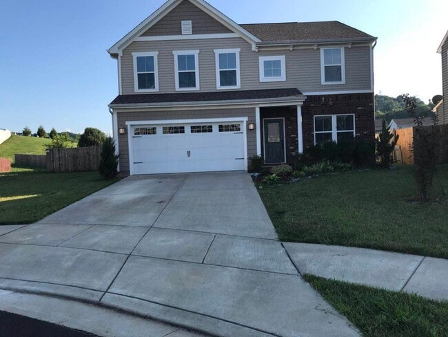 property at 2005 Leeds Ln