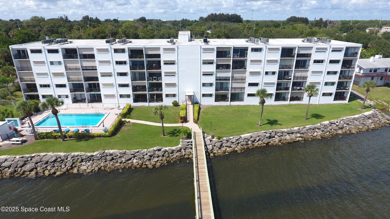 3901 Dixie Hwy NE in Palm Bay, FL - Building Photo