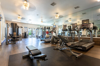 Lakeside Apartments in Fresno, CA - Foto de edificio - Interior Photo