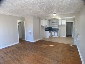720 NE 34th Terrace in Oklahoma City, OK - Building Photo - Building Photo