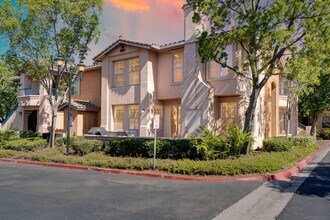 18826 Caminito Cantilena in San Diego, CA - Foto de edificio - Building Photo